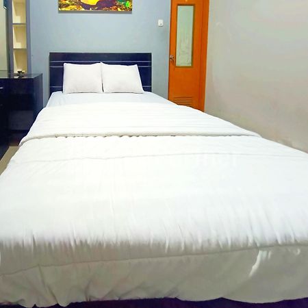 OYO 90193 D'waru Homestay Syariah Surakarta  Bagian luar foto